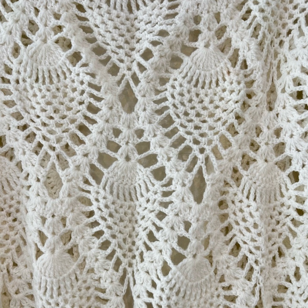 Vintage Handmade Cream Crochet Pineapple Lace Fringe Shawl Wrap - Picture 3 of 6